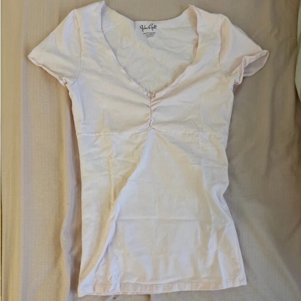 Brandy Melville Light Cream Ruched V-Neck Short Sleeve Tee